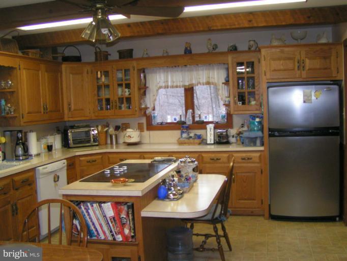 638 Big Elk Chapel Road Elkton, MD 21921 - Photo 11 of 29 Kitchen