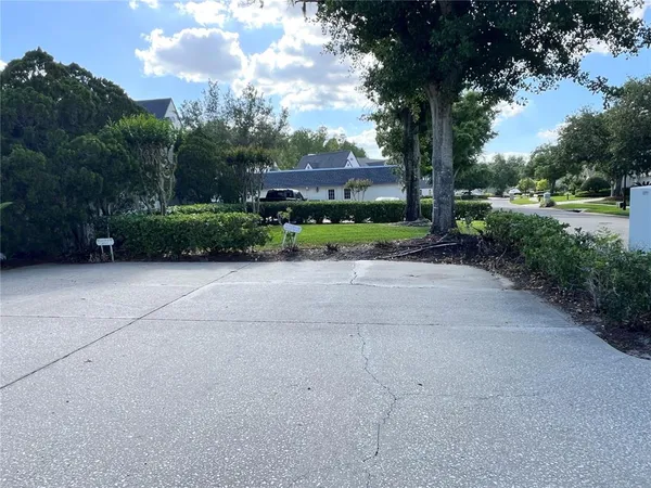 $1,975 | 18714 Wimbledon Circle, Unit 18714, Lutz, FL 33558