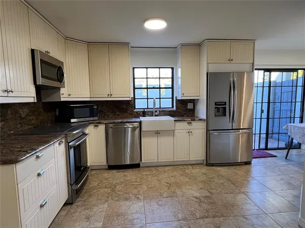 $2,150 | 18714 Wimbledon Circle, Unit 18714, Lutz, FL 33558