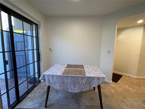 $2,150 | 18714 Wimbledon Circle, Unit 18714, Lutz, FL 33558