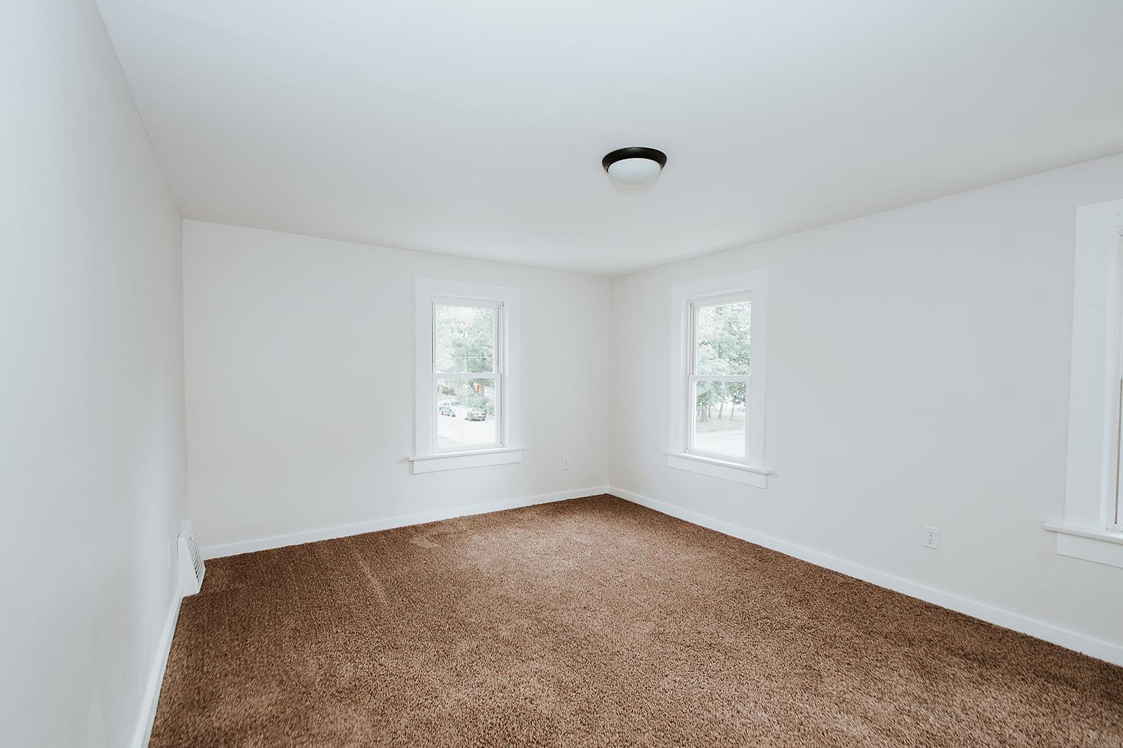 4438 Lafayette Street Fort Wayne, IN 46806 - Photo 15 of 31
