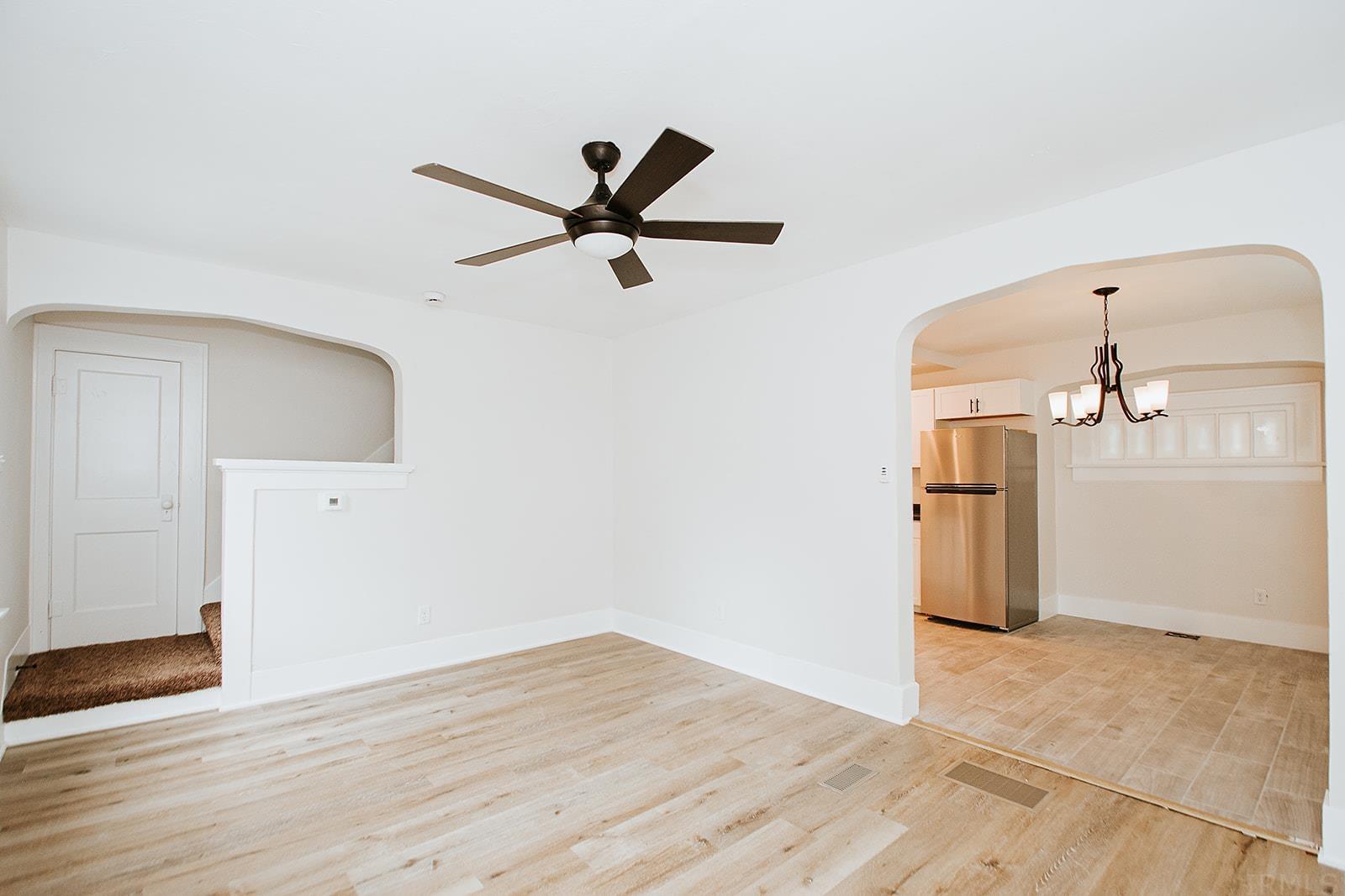4438 Lafayette Street Fort Wayne, IN 46806 - Photo 4 of 31