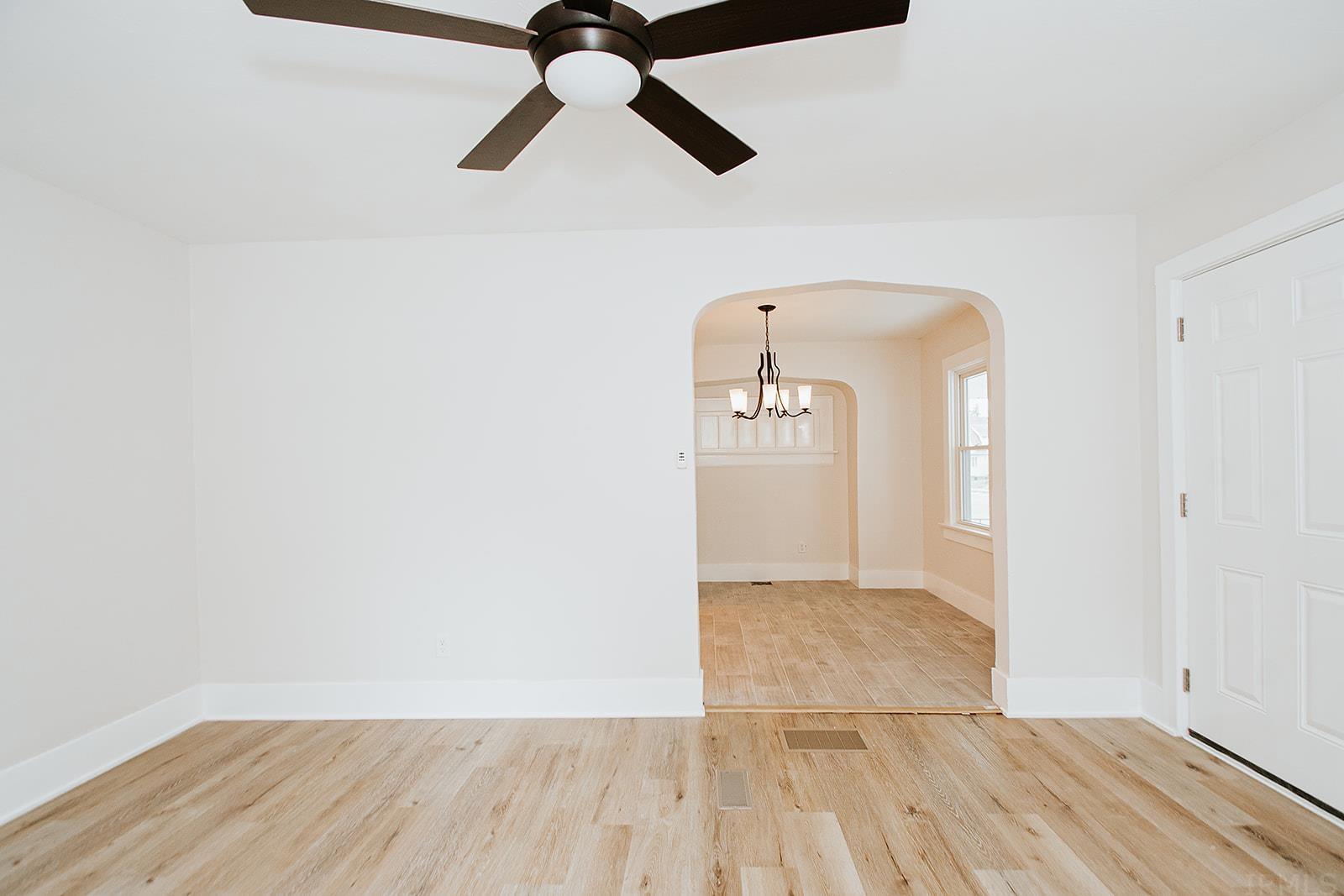 4438 Lafayette Street Fort Wayne, IN 46806 - Photo 5 of 31