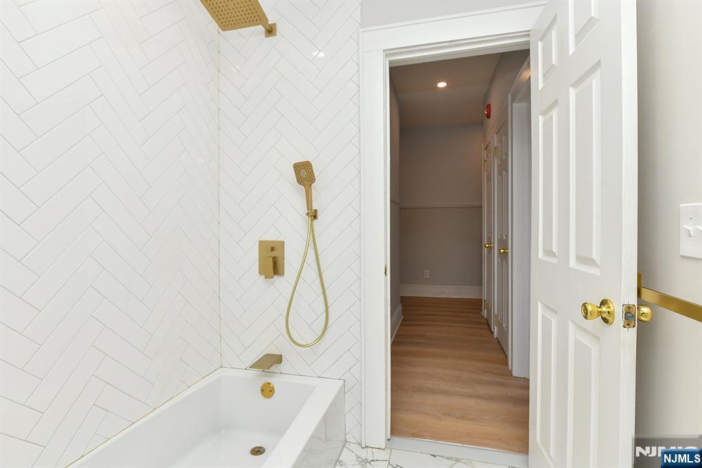 420 Carmita Avenue, Unit 1 Rutherford, NJ 07070 - Photo 12 of 25