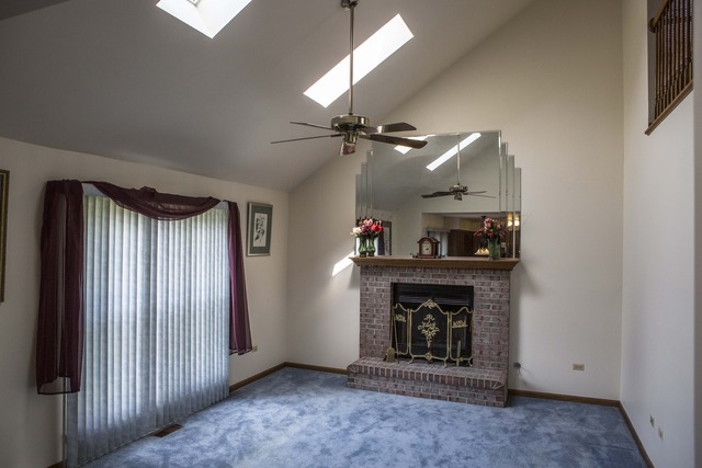 1 Maple Trail Court Bolingbrook, IL 60490 - Photo 4 of 19