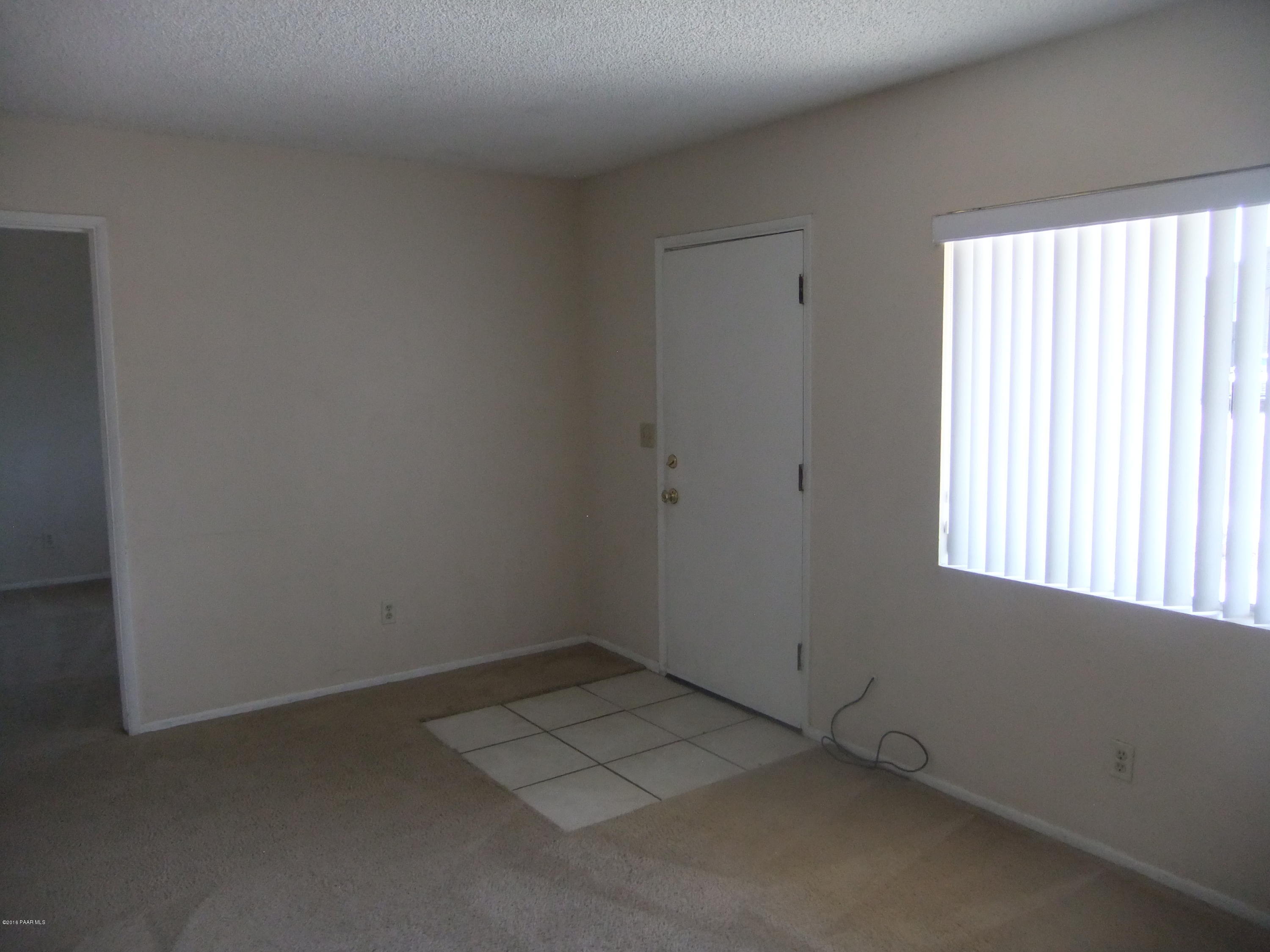 3750 North Robert Road Prescott Valley, AZ 86314 - Photo 20 of 22 Living Room