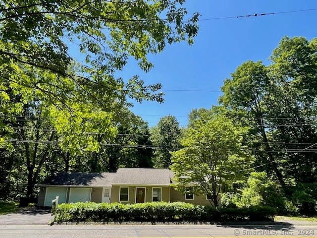 $395,000 | 691 Booth Hill Road, Trumbull, CT 06611