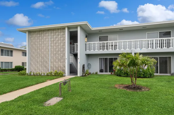 $1,500 | 205 Main Boulevard, Unit 2B, Boynton Beach, FL 33435
