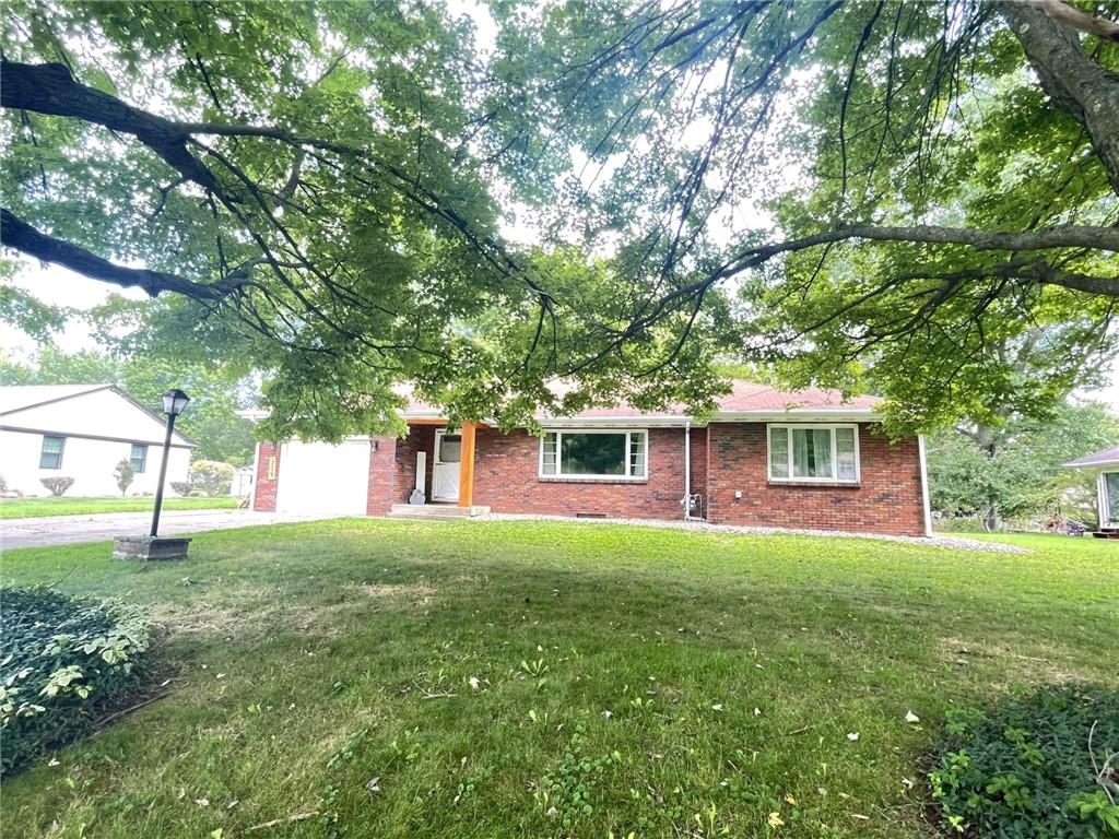 229 Meadowbrook Road Hermitage, PA 16148 - Photo 2 of 34 Gallery Image 2
