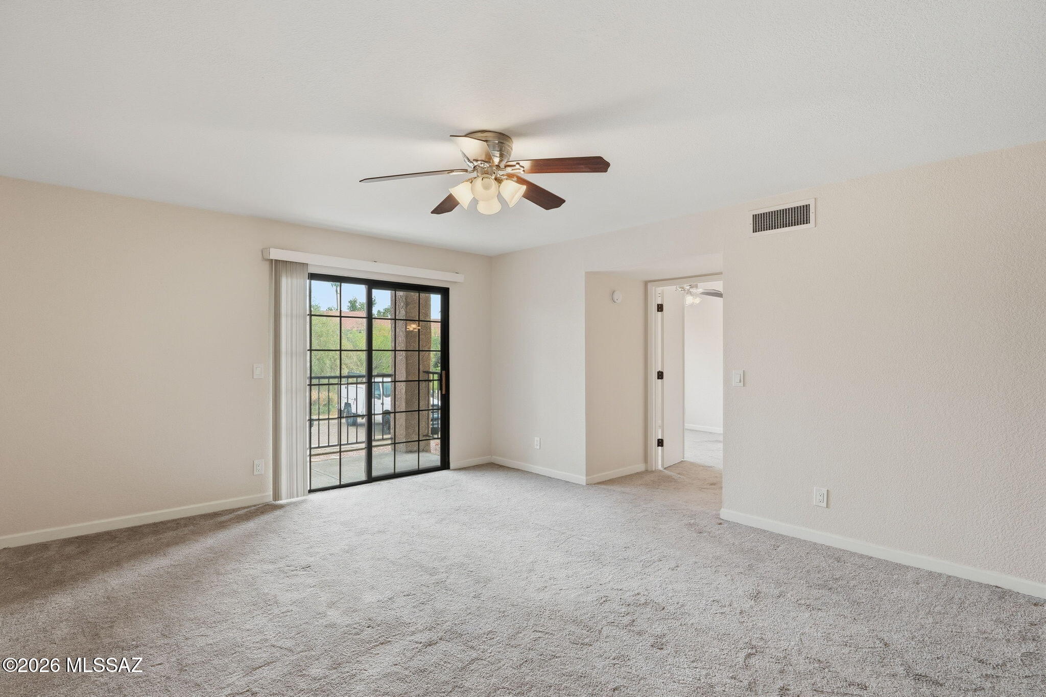 8263 North Oracle Road, Unit 137 Tucson, AZ 85704 - Photo 6 of 36 Living Room 2