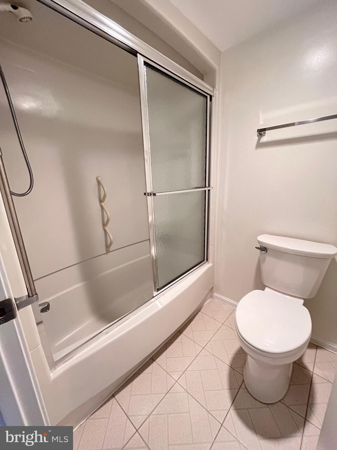 15100 Interlachen Drive, Unit 815 Silver Spring, MD 20906 - Photo 12 of 26 Tub/shower, glass doors