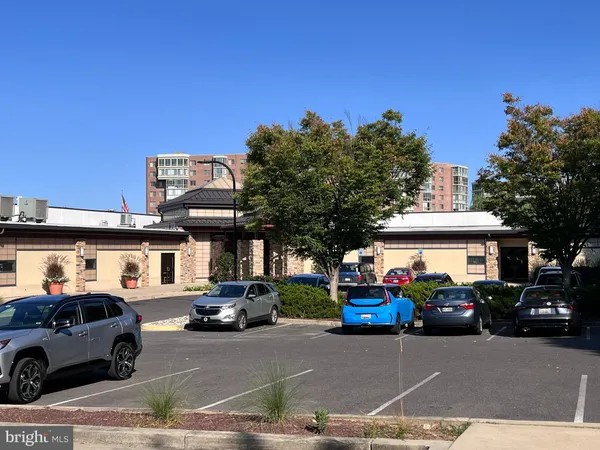 $2,400 | 15100 Interlachen Drive, Unit 815, Silver Spring, MD 20906