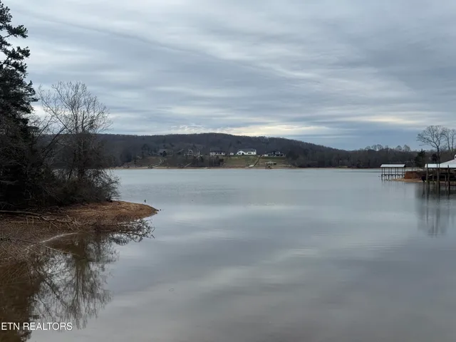 $989,000 | 114 Happy Ending Lane, Kingston, TN 37763