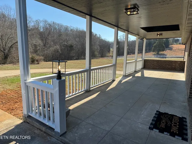 $989,000 | 114 Happy Ending Lane, Kingston, TN 37763