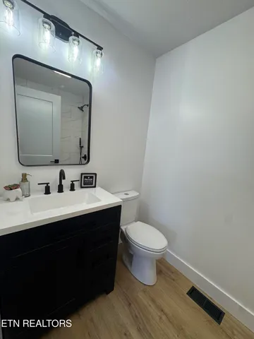 $989,000 | 114 Happy Ending Lane, Kingston, TN 37763