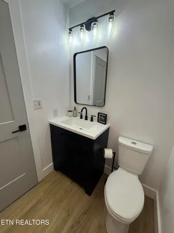 $989,000 | 114 Happy Ending Lane, Kingston, TN 37763