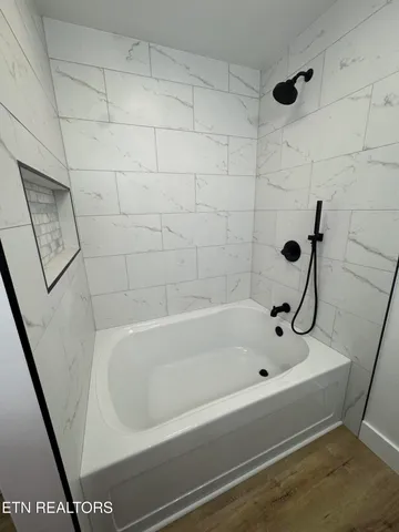 $989,000 | 114 Happy Ending Lane, Kingston, TN 37763