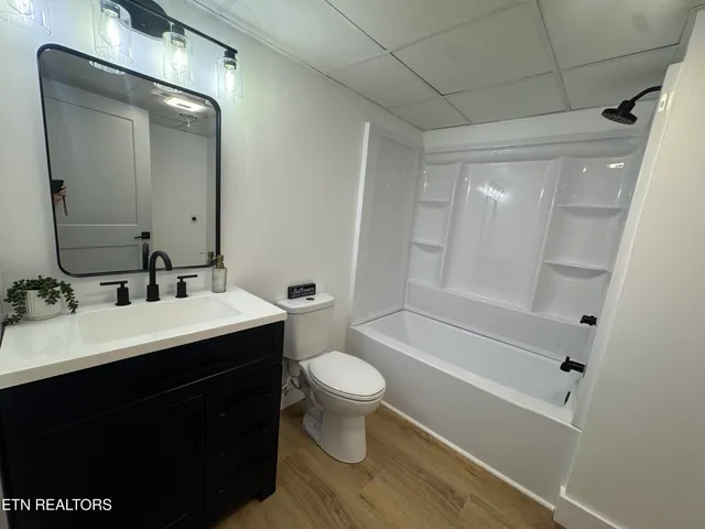 $989,000 | 114 Happy Ending Lane, Kingston, TN 37763