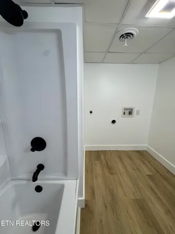 $989,000 | 114 Happy Ending Lane, Kingston, TN 37763