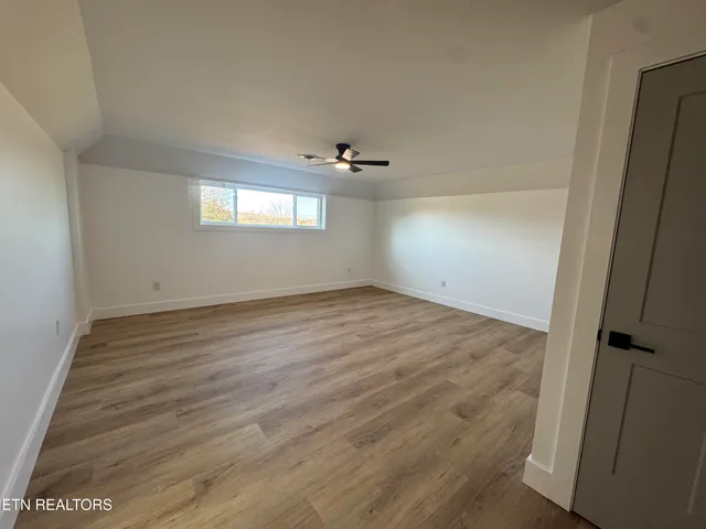 $989,000 | 114 Happy Ending Lane, Kingston, TN 37763