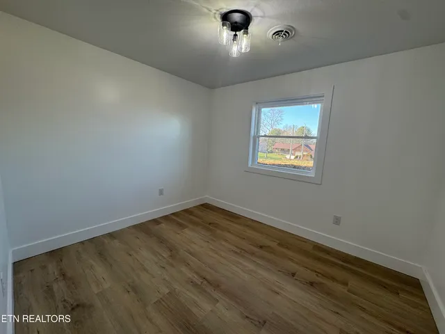 $989,000 | 114 Happy Ending Lane, Kingston, TN 37763