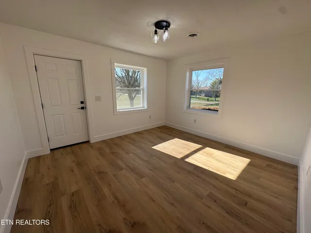 $989,000 | 114 Happy Ending Lane, Kingston, TN 37763