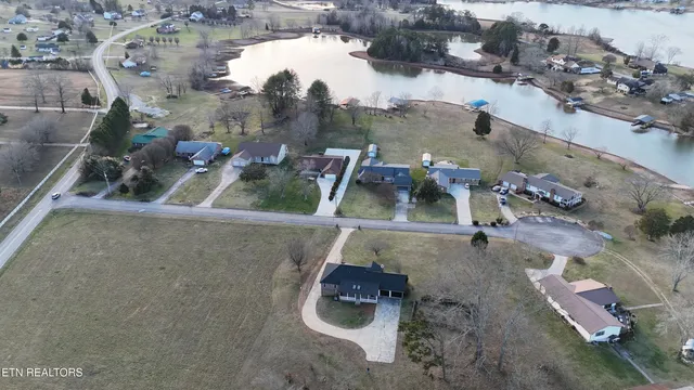 $989,000 | 114 Happy Ending Lane, Kingston, TN 37763