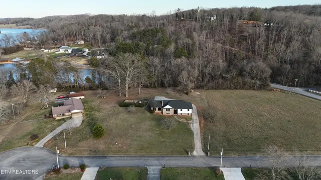 $989,000 | 114 Happy Ending Lane, Kingston, TN 37763
