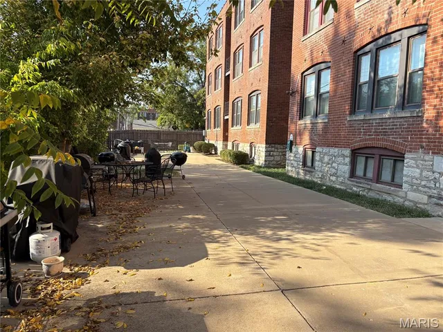 $1,425 | 4228 McPherson Avenue, Unit 113, St. Louis, MO 63108