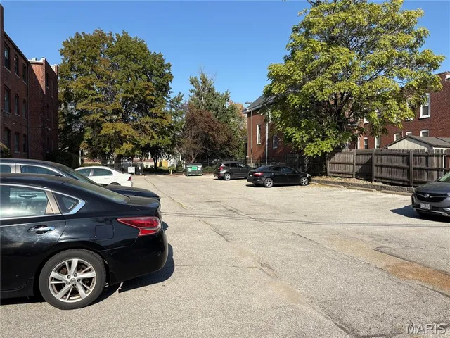 $1,425 | 4228 McPherson Avenue, Unit 113, St. Louis, MO 63108