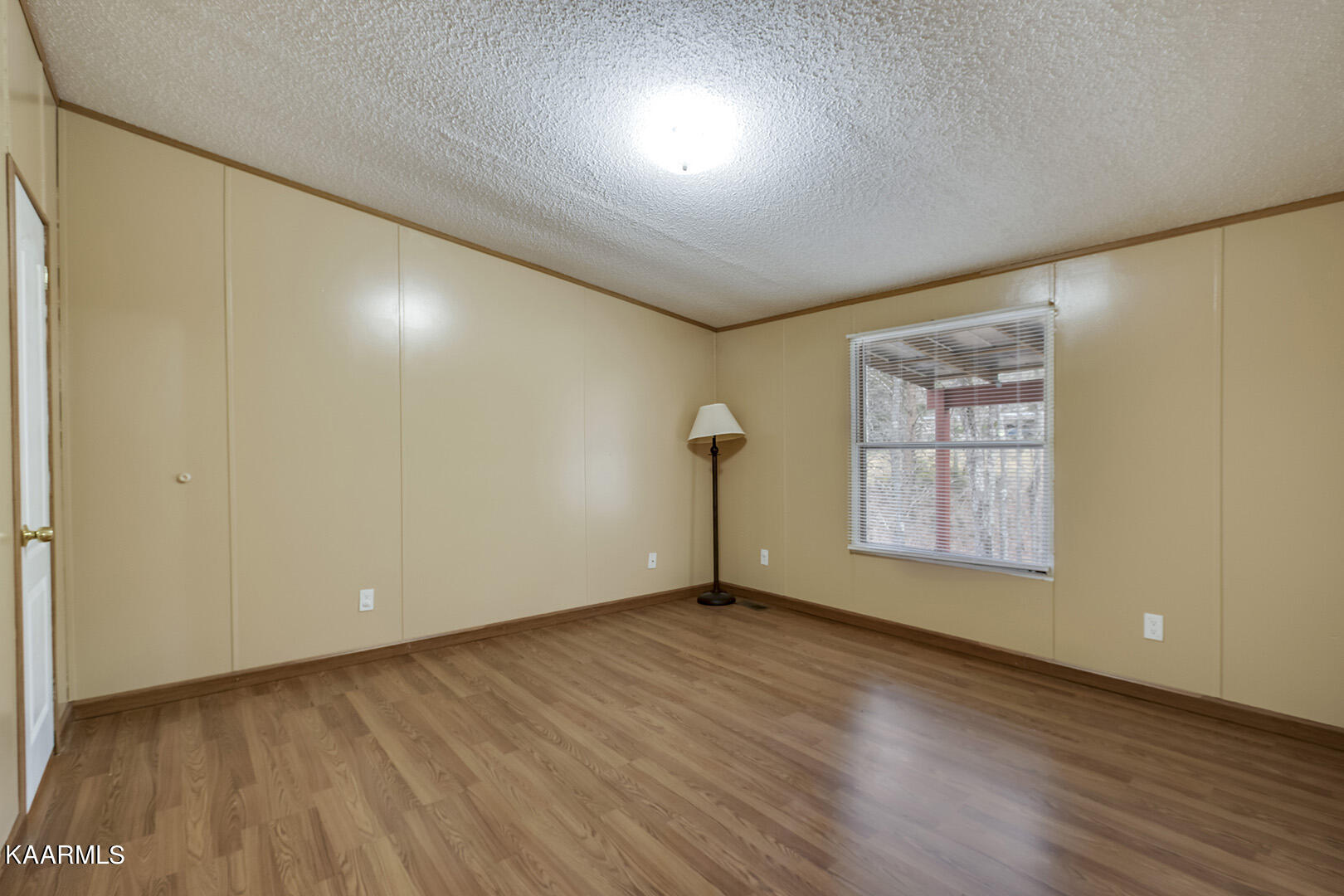 421 Myers Road Kingston, TN 37763 - Photo 26 of 37 26_MyersRoad_421_Bedroom3_01