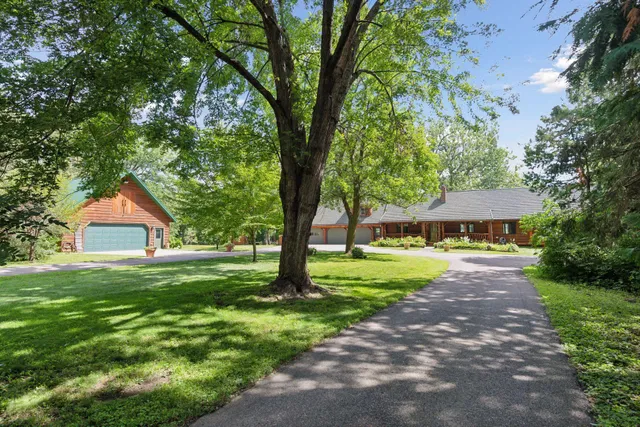 $699,000 | 2245 Cottonwood Lake Drive, Windom, MN 56101