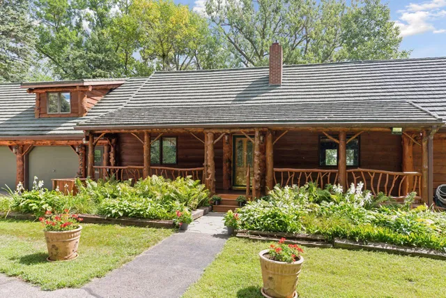$699,000 | 2245 Cottonwood Lake Drive, Windom, MN 56101