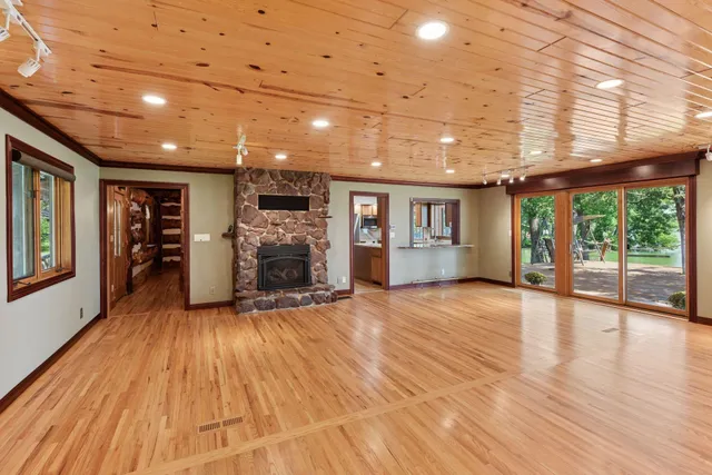 $699,000 | 2245 Cottonwood Lake Drive, Windom, MN 56101