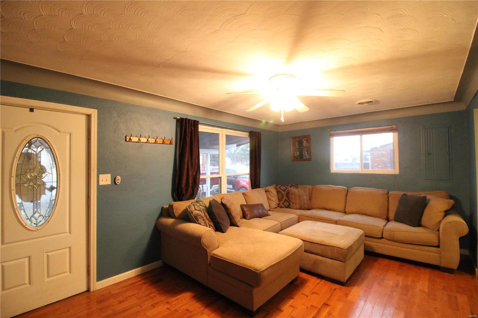 5121 Old Alton Road Granite City, IL 62040 - Photo 3 of 21 Gallery Image 3