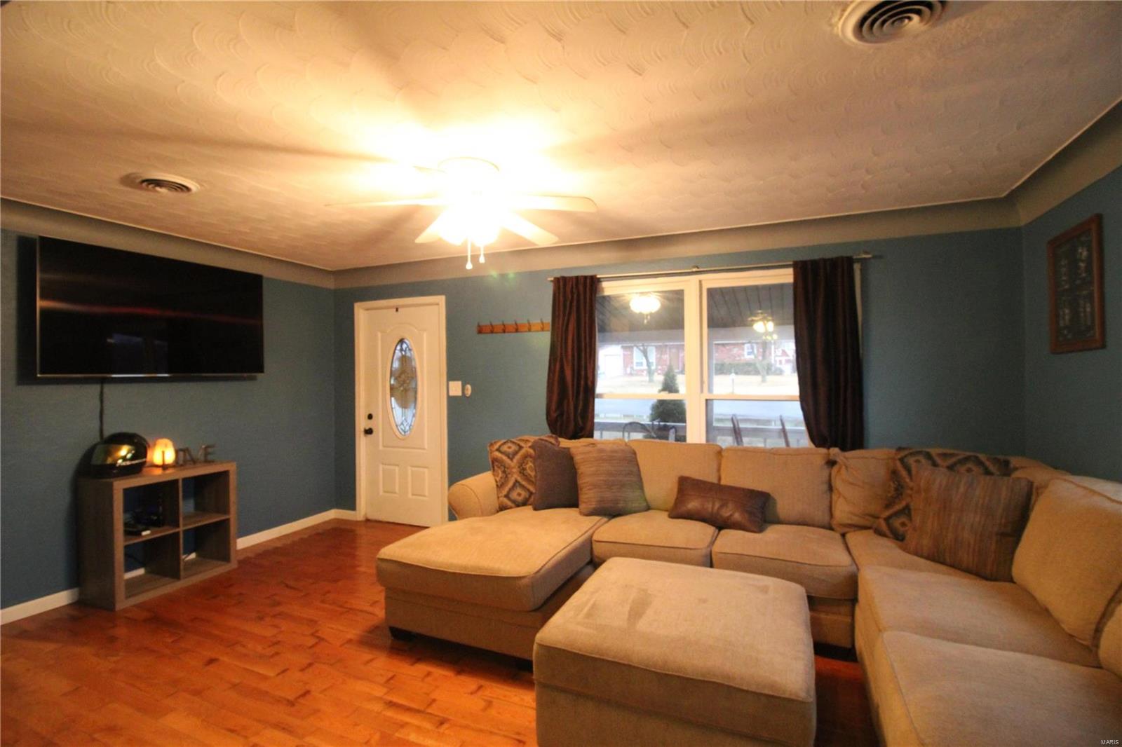 5121 Old Alton Road Granite City, IL 62040 - Photo 4 of 21 Gallery Image 4