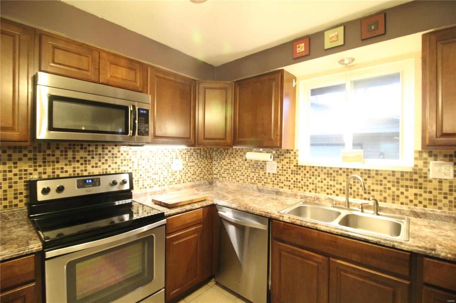 5121 Old Alton Road Granite City, IL 62040 - Photo 7 of 21 Gallery Image 7