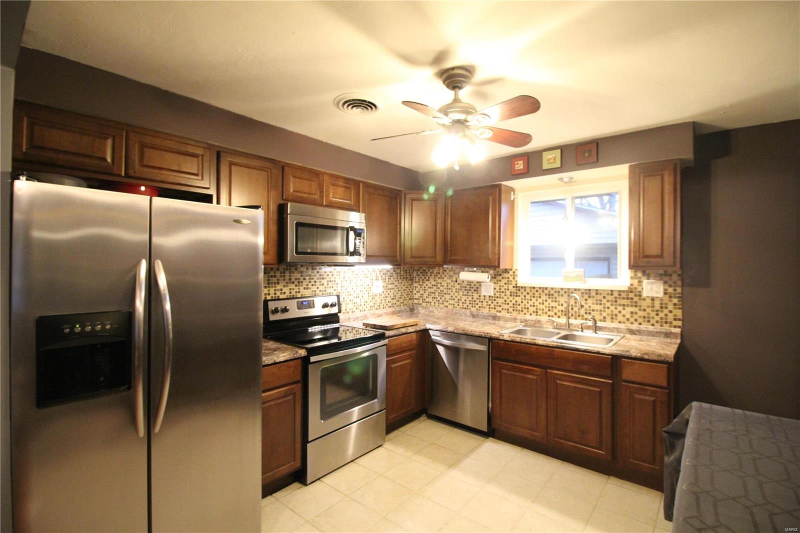 5121 Old Alton Road Granite City, IL 62040 - Photo 8 of 21 Gallery Image 8