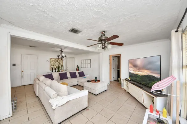 $214,000 | 415 Halkies Road, South Houston, TX 77587