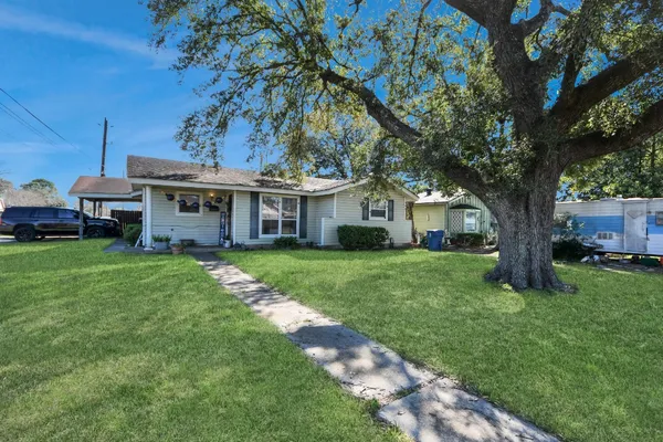 $214,000 | 415 Halkies Road, South Houston, TX 77587
