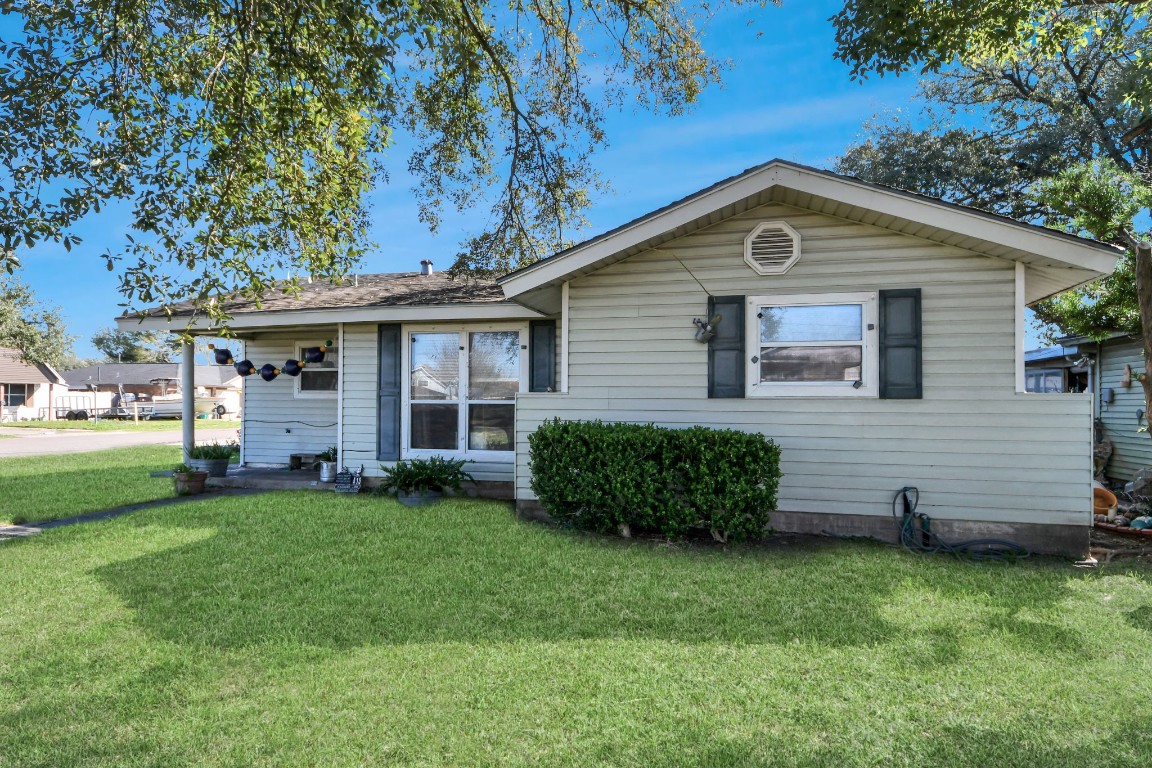 415 Halkies Road South Houston, TX 77587 - Photo 9 of 38