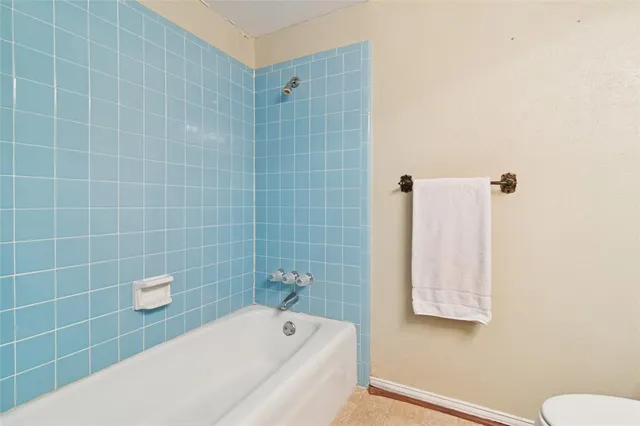 a bathroom with a bathtub