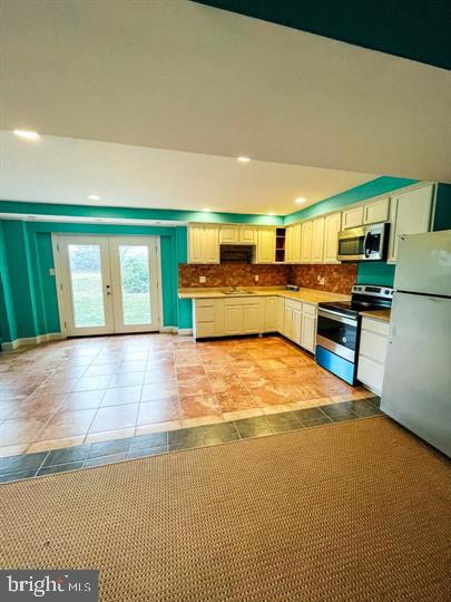 2995 Windy Bush Road New Hope, PA 18938 - Photo 32 of 36 Vibrant kitchen with modern flair.