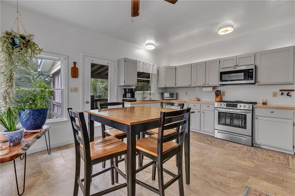 766 Valley Road Ambridge, PA 15003 - Photo 4 of 22 Gallery Image 4