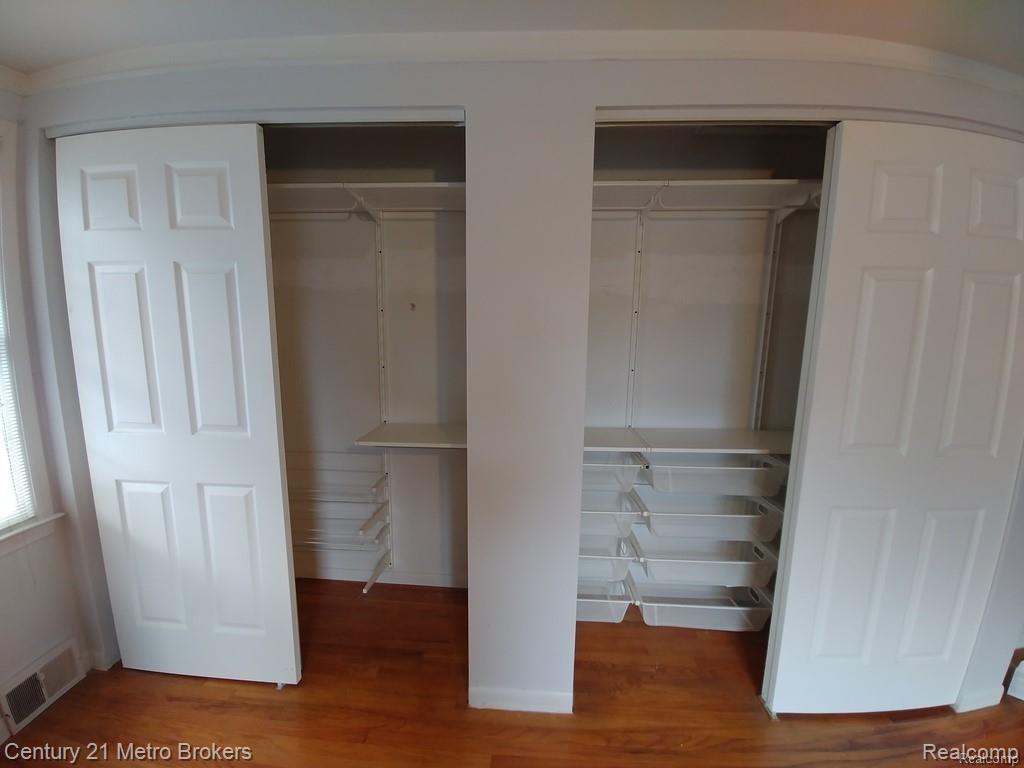 32250 Baintree Road Farmington Hills, MI 48334 - Photo 12 of 23