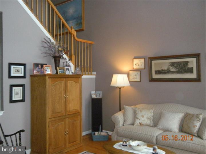 15 Windingbrook Road Bordentown, NJ 08505 - Photo 2 of 25 Living Room