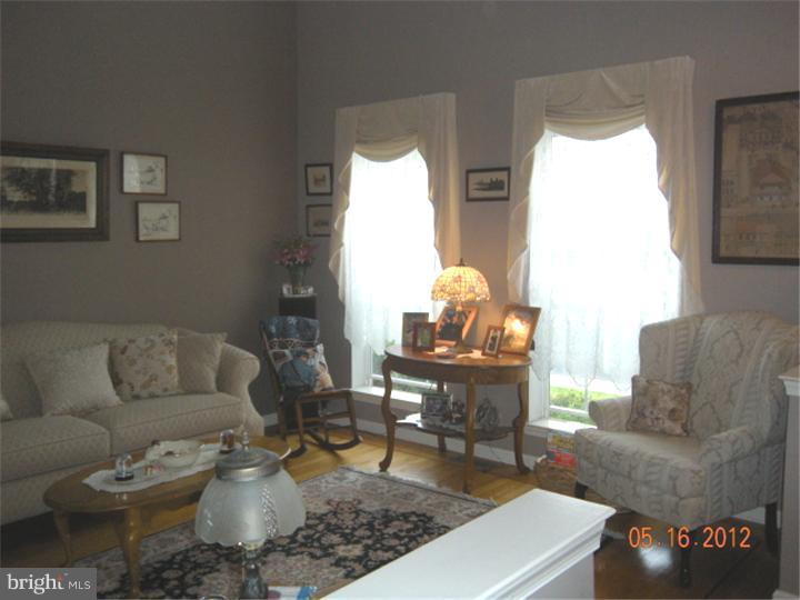 15 Windingbrook Road Bordentown, NJ 08505 - Photo 15 of 25 Living Room