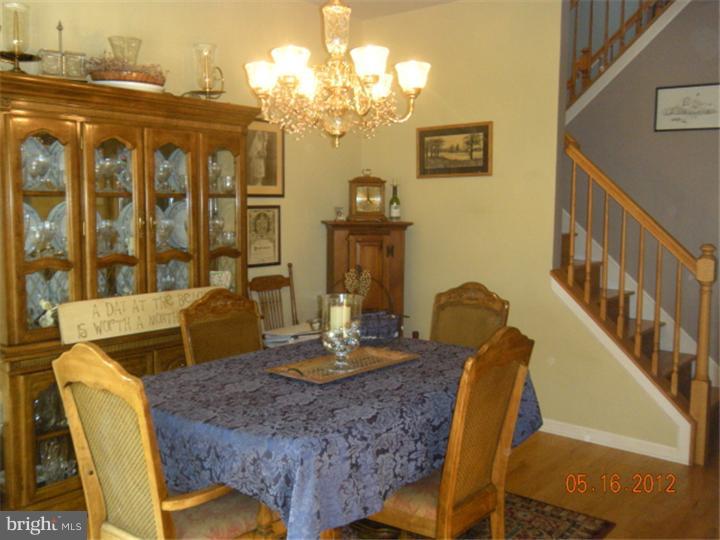15 Windingbrook Road Bordentown, NJ 08505 - Photo 16 of 25 Dining Room