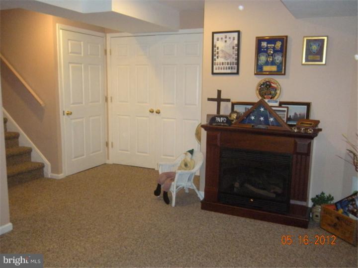 15 Windingbrook Road Bordentown, NJ 08505 - Photo 18 of 25 Fireplace