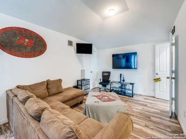 $2,400 | 226 Fernwood Drive, Cibolo, TX 78108